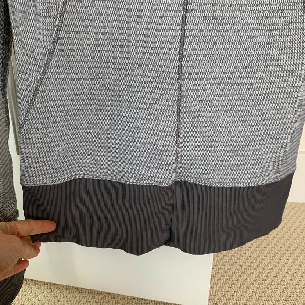 Barely used Lululemon long sleeve 3/4  zip up - Picture 7 of 8